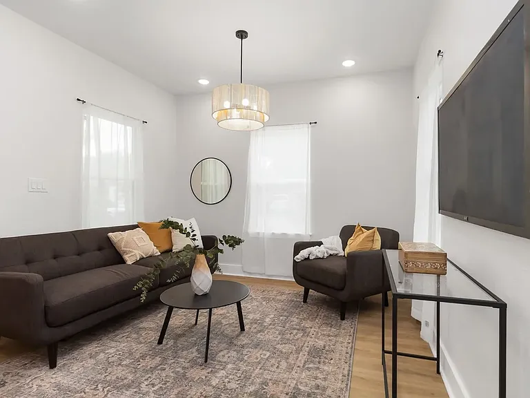 237 Carle Ave — Photo 13