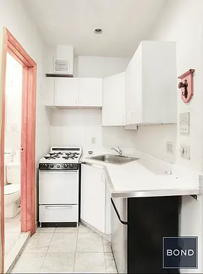 Rented by Bond New York | media 35