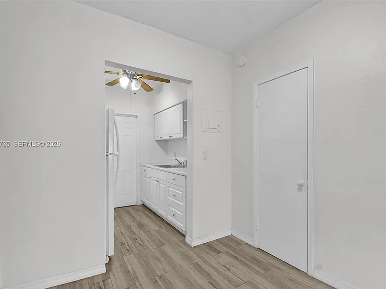 1135 Euclid Ave #202 — Photo 16