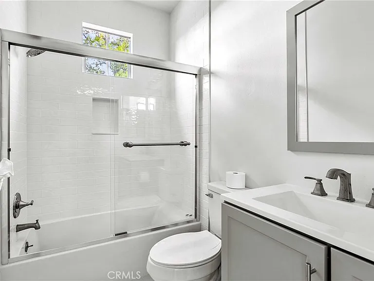 6 Del Carlo — Photo 19