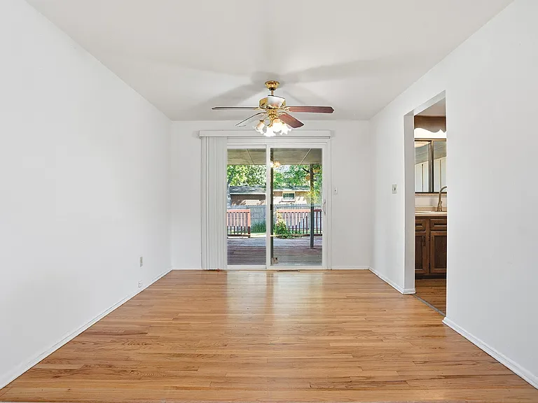 3260 E Maplewood Ave — Photo 8