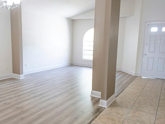 3rd image of 6715 Meritmoor Cir