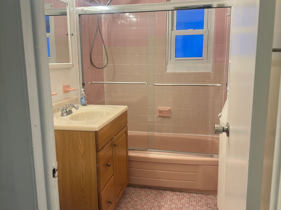 1st image of 9208 243rd St #3F