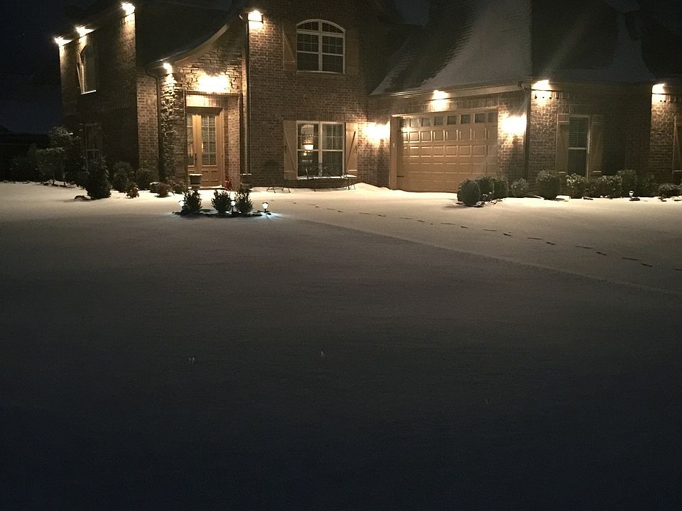 1st image of 370 Whispering Meadows Dr