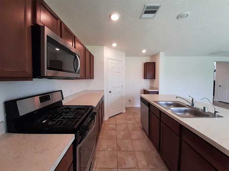 4834 Lucky Fawn Ln — Photo 7