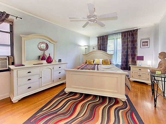 4th image of 3017 Riverdale Ave APT 2A