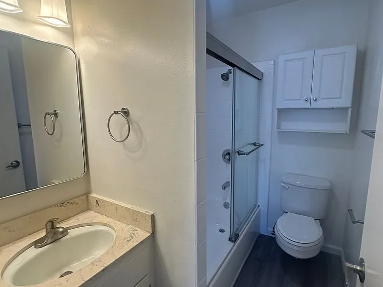 190 Adler Ave — Photo 33