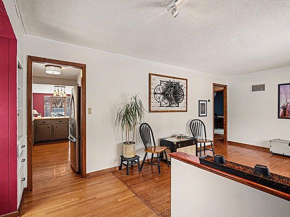4th image of 2966 Simpson St