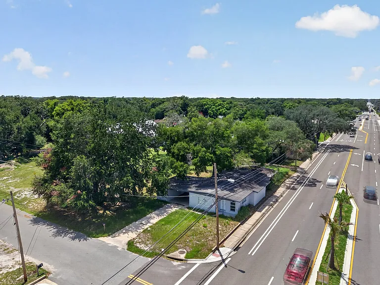 2500 Myrtle Ave — Photo 4