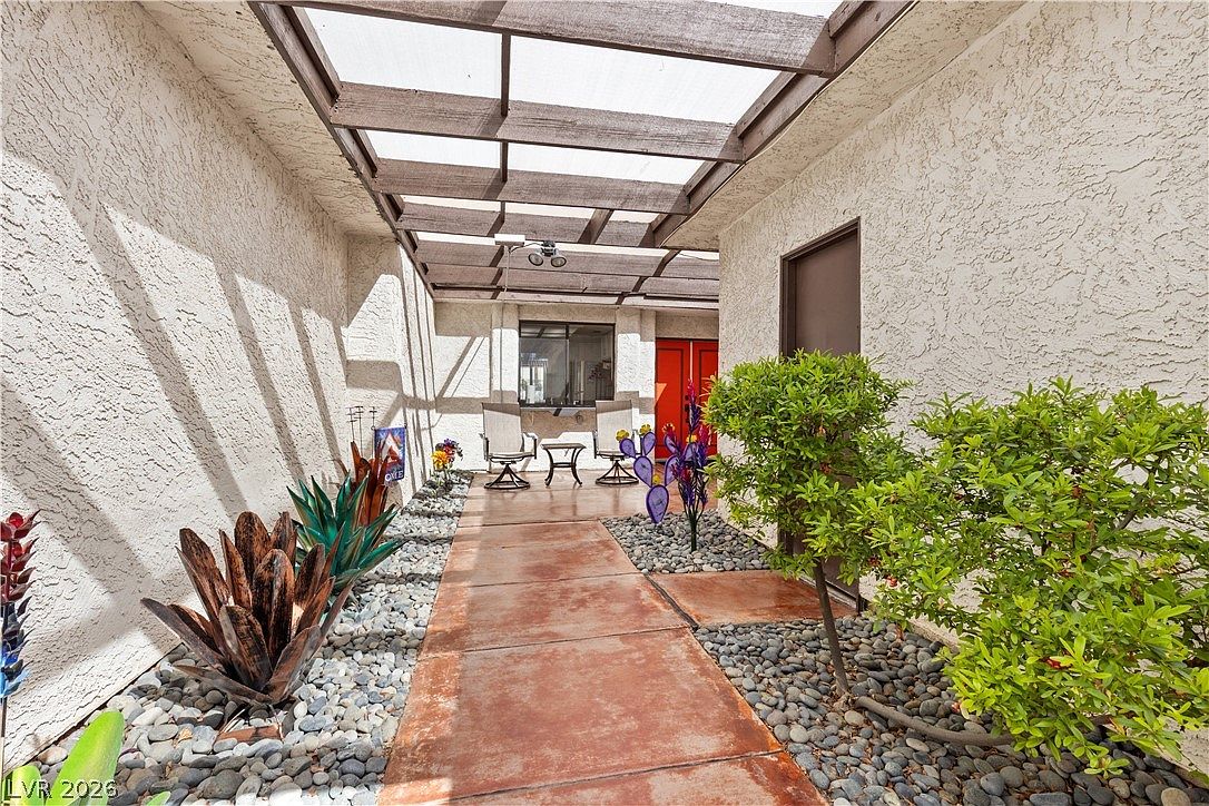 Arinco-houseです 2556 Laconia Ave, Las Vegas, NV 89121 | Zillow