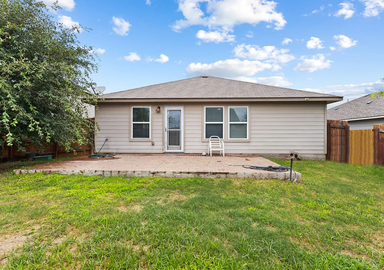 Well-Maintained 4 Bedroom Home in a Convenient Seguin Location — Photo 4