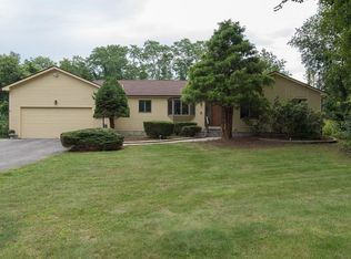 9 Eva Ln, Cranston, RI 02921