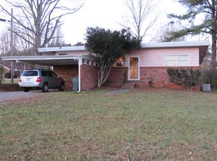 908 15th St NW, Conover, NC 28613