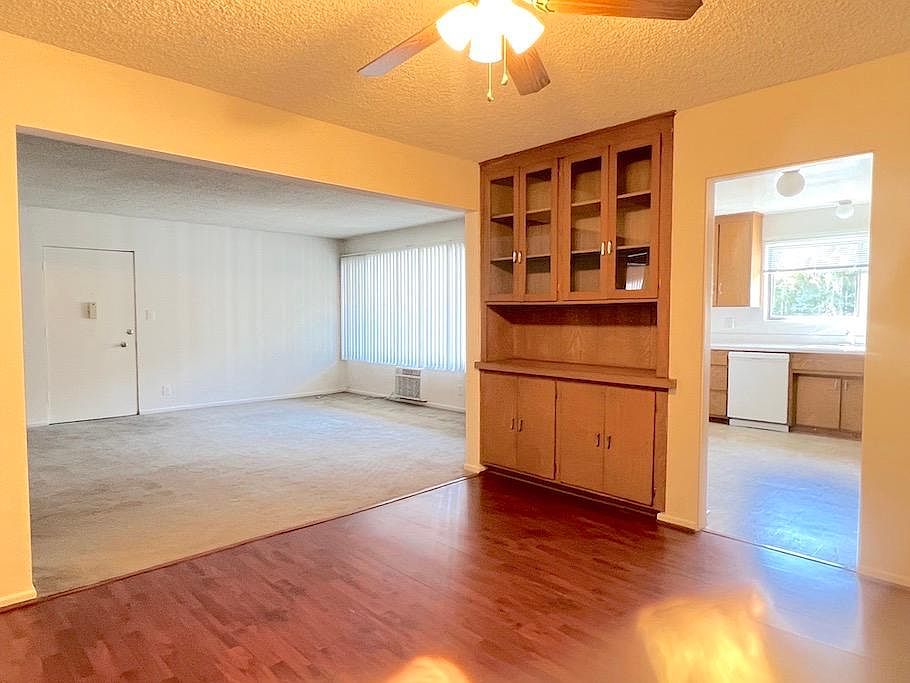 1st image of 10937 Bloomfield St APT 5