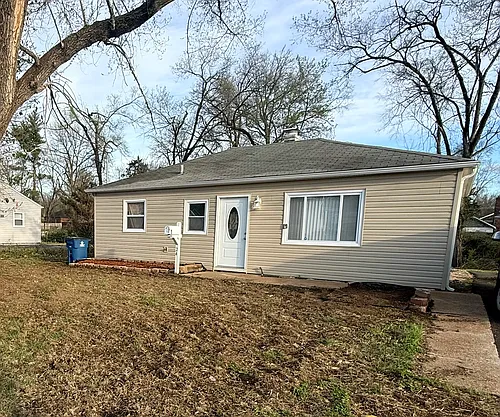 24 Paul Ave Photo 1