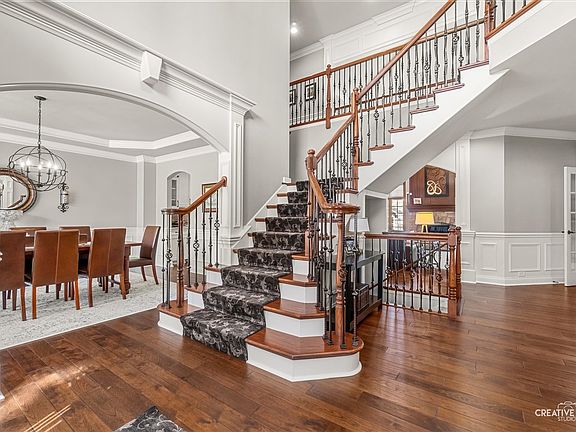 5th image of 3680 Broadleaf Ave
