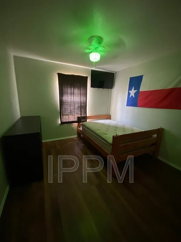 3 bed, 2.0 bath, 1512 sqft, $1,600 — Photo 4