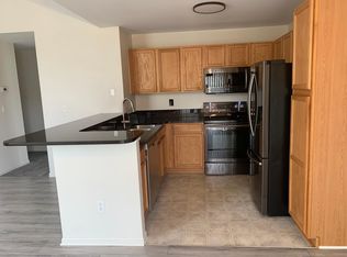 7210 Farmingdale Ln, Walled Lake, MI 48390