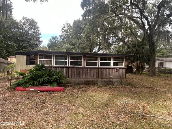28 Mixon Rd, Saint Helena Island, SC 29920