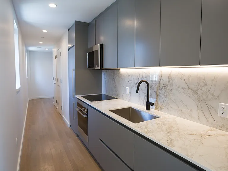 515 E 86th St #501 — Photo 4