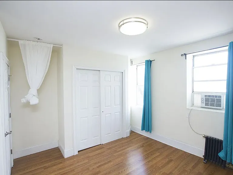 317 4th Ave #3L — Photo 2