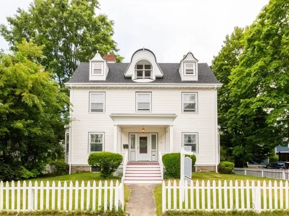 52 Wren St, West Roxbury, MA 02132