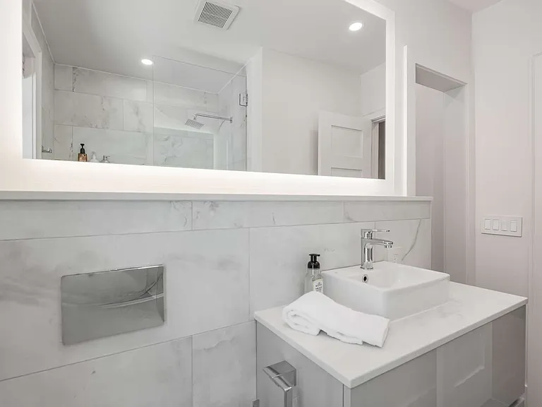 413 8th St NE #2 — Photo 7