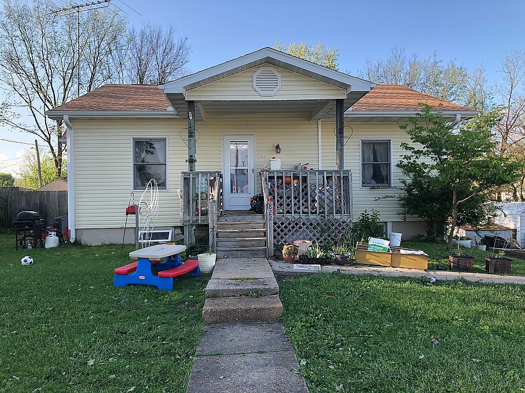 822 Main St, Cabool, MO 65689 Zillow