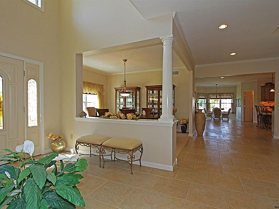 5th image of 6 Oak Valley Way