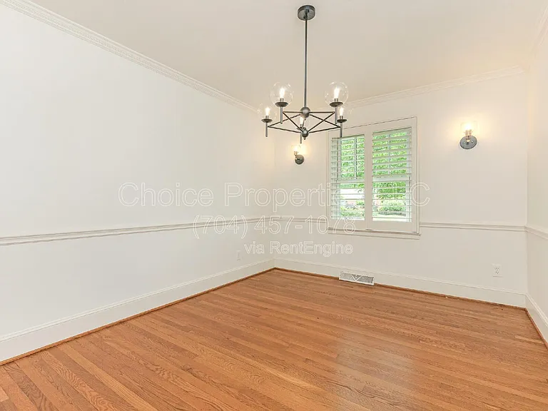 421 Blairmore Dr — Photo 6