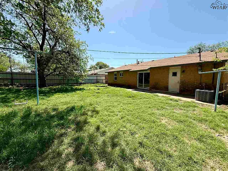 4114 Mustang St — Photo 17