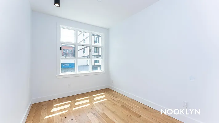 Rented by Nooklyn NYC LLC | media 18