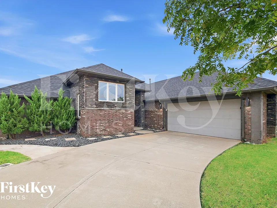 17336 Shadow Hawk Ln