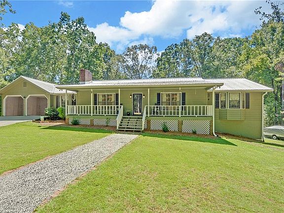 3rd image of 4749 Cool Springs Rd
