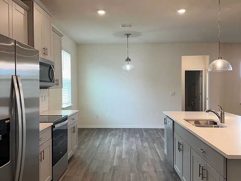 3272 Arch Ave — Photo 17