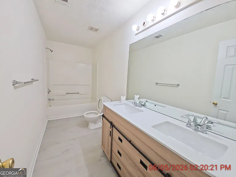48 Phillips Dr — Photo 5