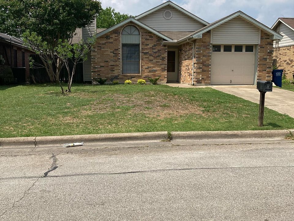 1st image of 209 Cutting Horse Ln