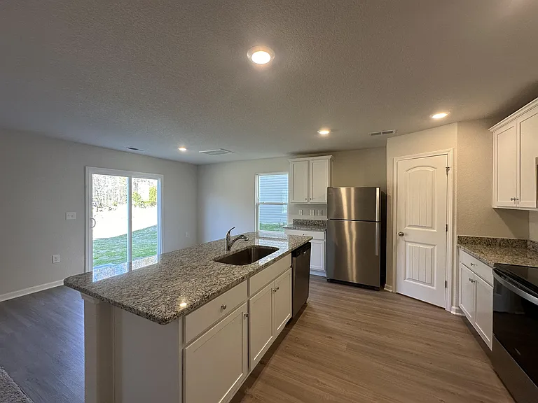 3003 Crescent Lake Ln — Photo 5