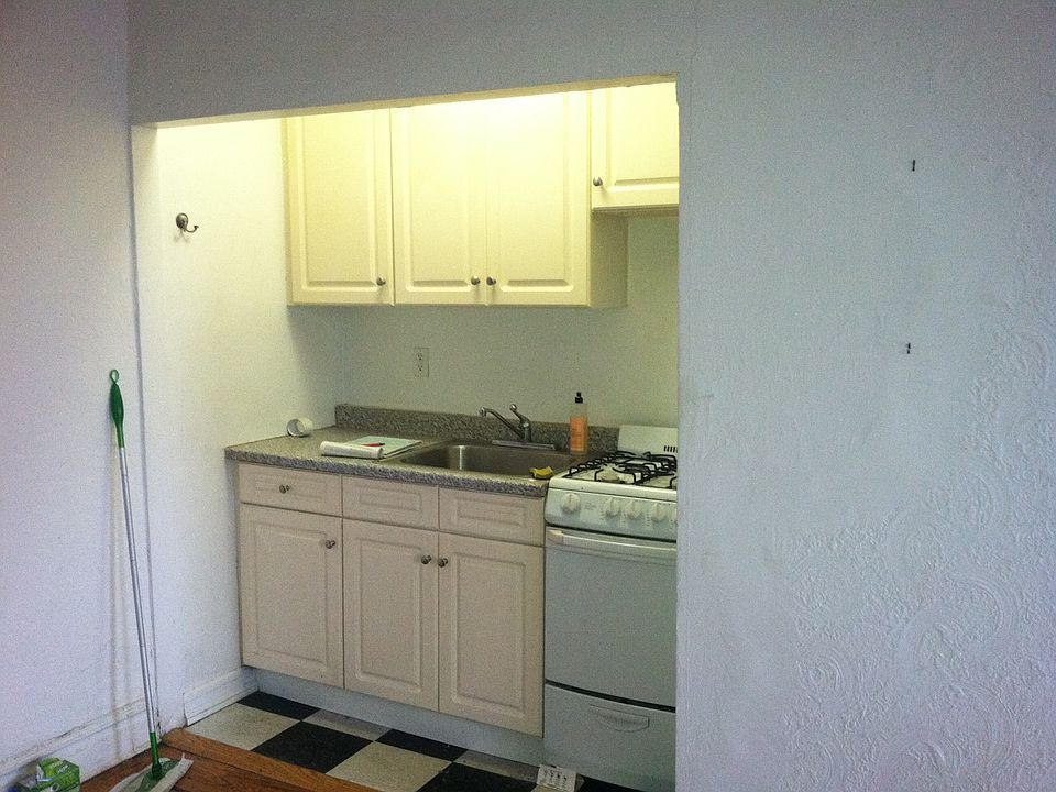 2nd image of 4554 41st St APT 3D