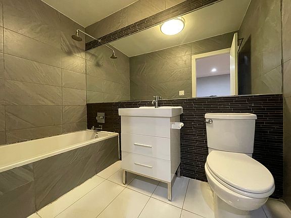 5th image of 104 Cornelia St #1R