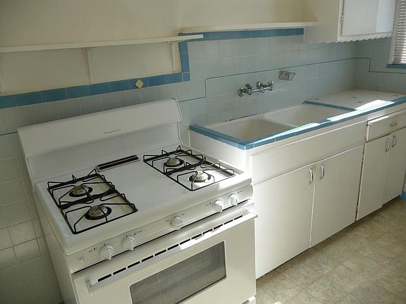 2nd image of 154 Cole St APT 7A