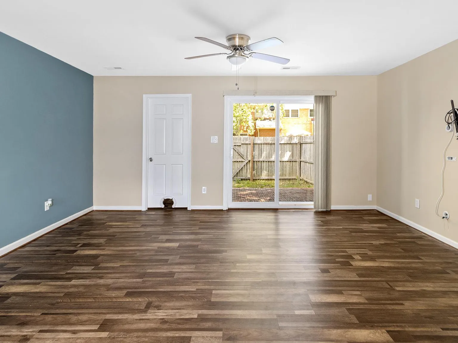 2 bed, 1.5 bath, 1152 sqft, $1,650 — Photo 2