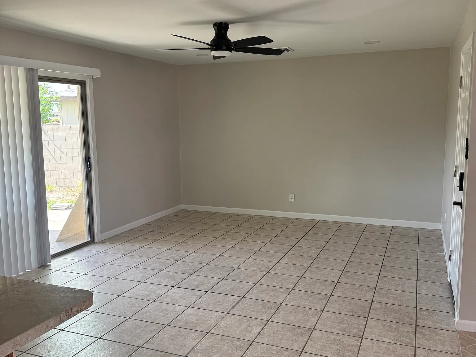 3 bed, 1204 sqft, $2,200 — Photo 4