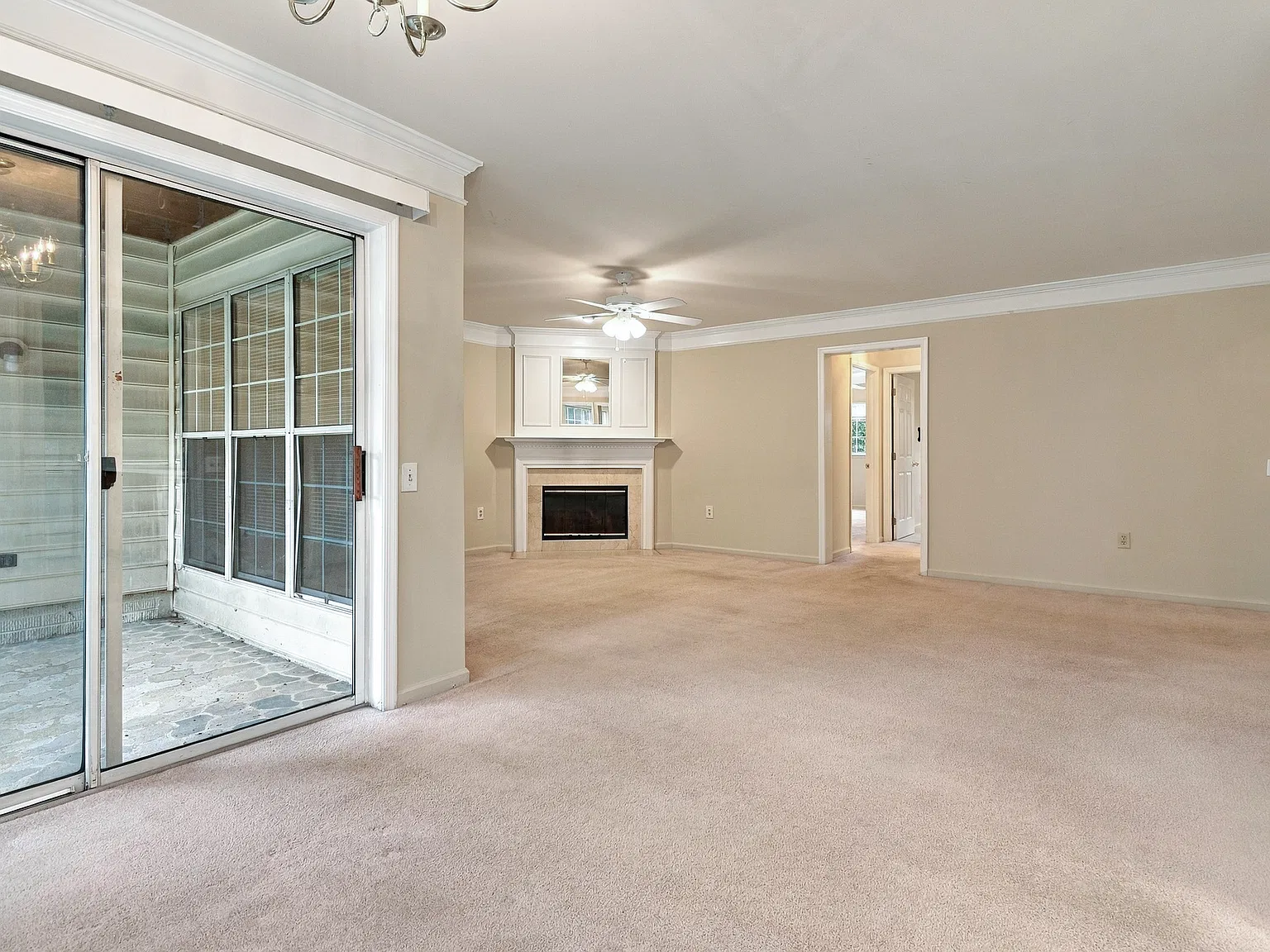 2 bed, 1253 sqft, $2,100 — Photo 2