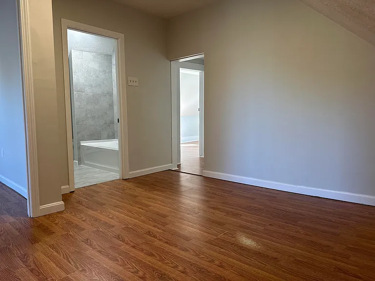 60 Whitney St #3 — Photo 8