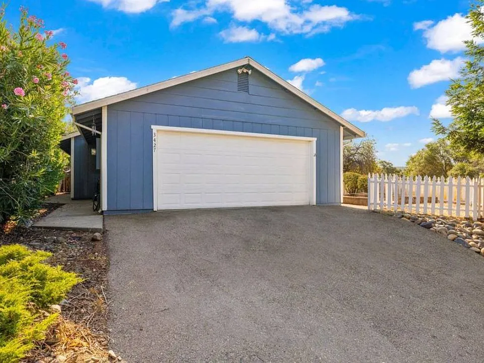3427 Bristol Ct