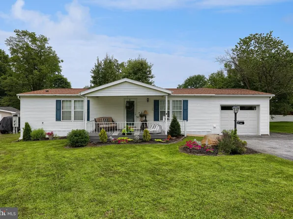 15 Oak Ln, Manheim, PA 17545