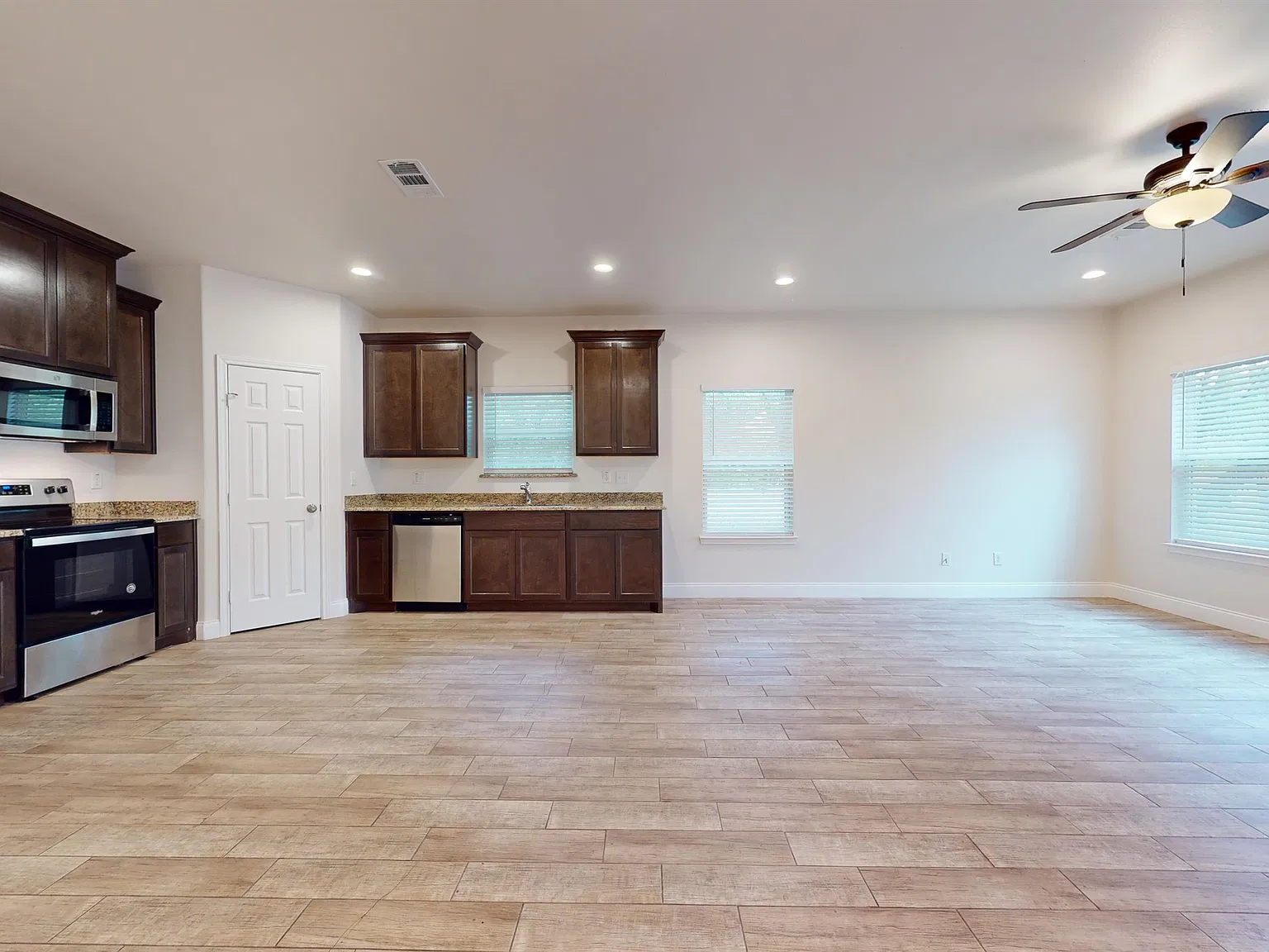 415 Williams Drive - 1 — Photo 2