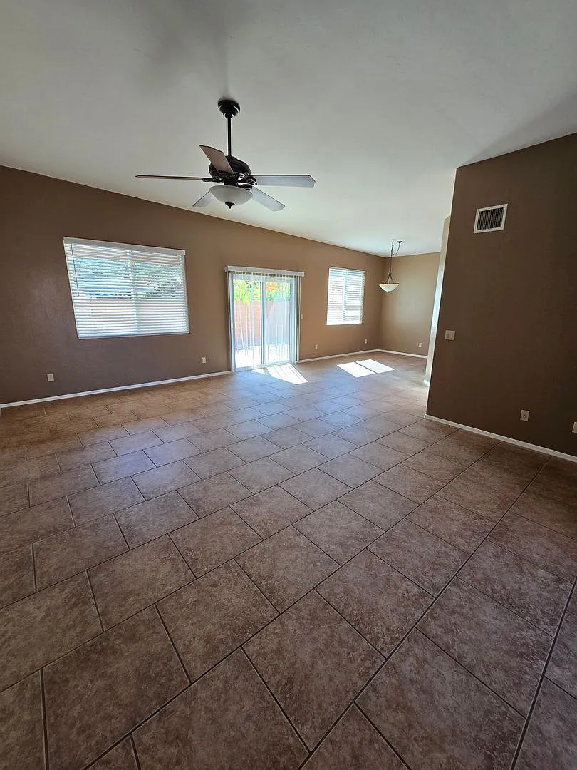 3 bed, 2.0 bath, 1485 sqft, $2,299 — Photo 4