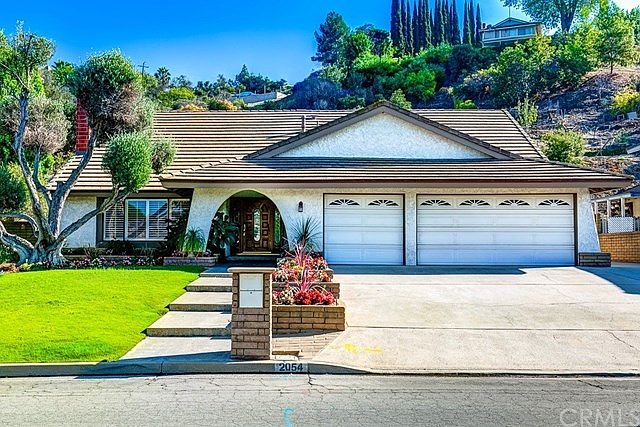 1st image of 2054 Palisades Dr